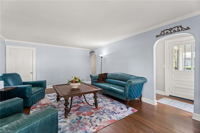 832 Knollwood Street, Winston-salem, NC 27103