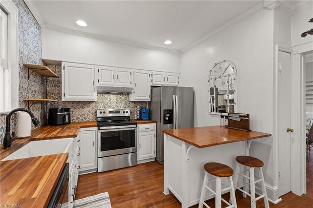 832 Knollwood Street, Winston-salem, NC 27103