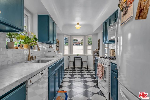 630 S Gretna Green Way, Los Angeles, CA 90049