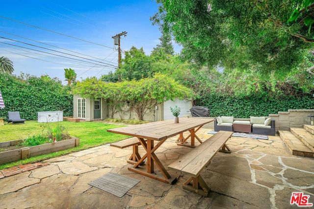630 S Gretna Green Way, Los Angeles, CA 90049