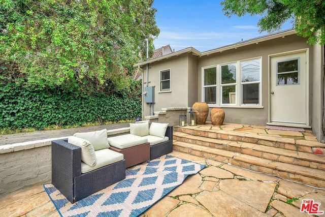 630 S Gretna Green Way, Los Angeles, CA 90049
