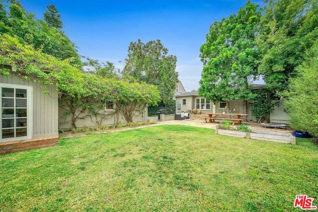 630 S Gretna Green Way, Los Angeles, CA 90049