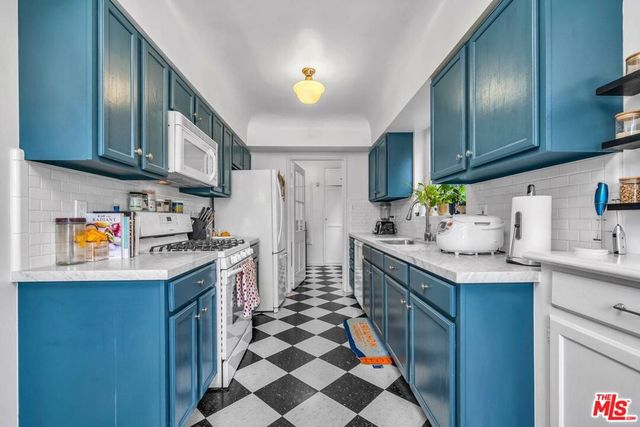 630 S Gretna Green Way, Los Angeles, CA 90049