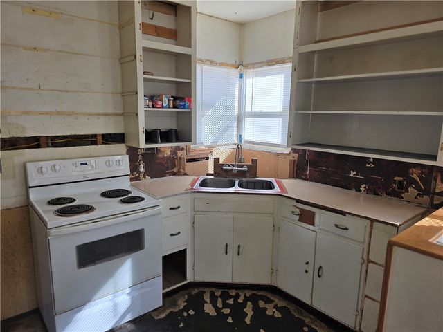 509 N 13th Avenue, Forsyth, MT 59327