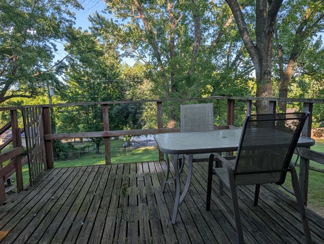 1202 South 11th Street, Ozark, MO 65721