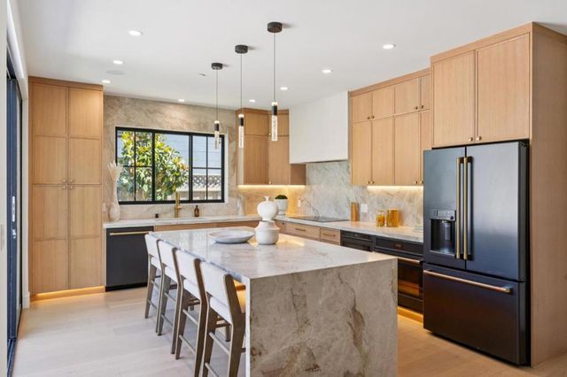 401 Grand Street, Redwood City, CA 94062