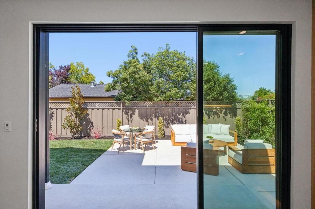 Image 15 of property listing at 401 Grand Street, Redwood City, CA 94062