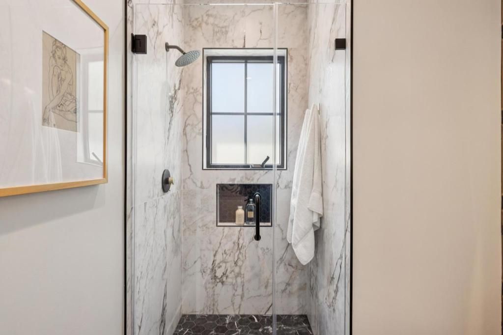 Image 17 of property listing at 401 Grand Street, Redwood City, CA 94062