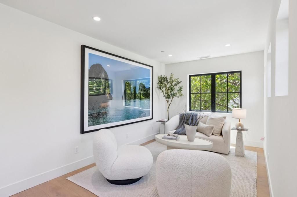 Image 22 of property listing at 401 Grand Street, Redwood City, CA 94062