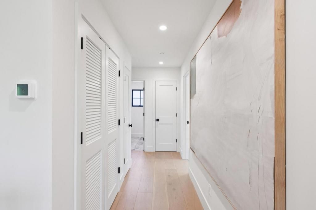 Image 24 of property listing at 401 Grand Street, Redwood City, CA 94062