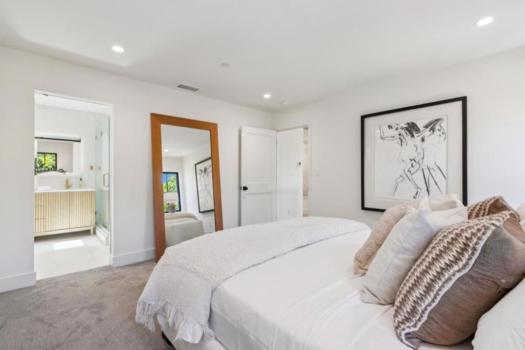 Image 27 of property listing at 401 Grand Street, Redwood City, CA 94062