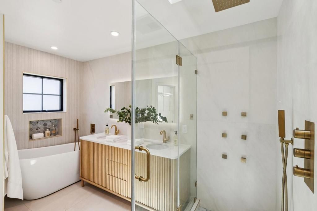 Image 28 of property listing at 401 Grand Street, Redwood City, CA 94062