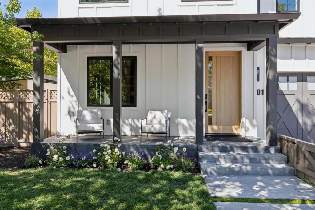 Image 3 of property listing at 401 Grand Street, Redwood City, CA 94062
