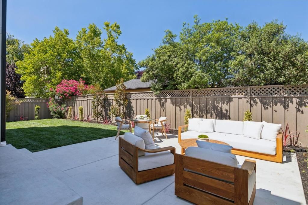 Image 40 of property listing at 401 Grand Street, Redwood City, CA 94062