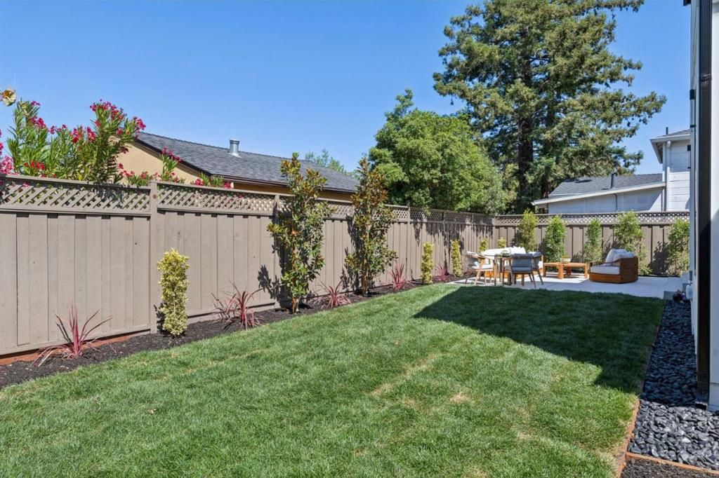 Image 42 of property listing at 401 Grand Street, Redwood City, CA 94062