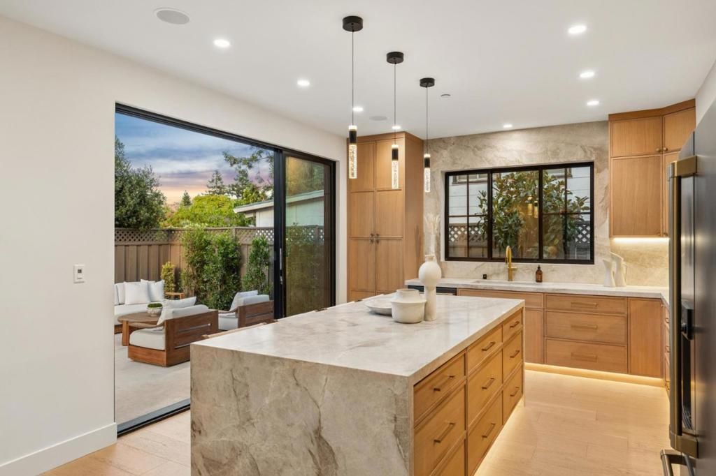 Image 52 of property listing at 401 Grand Street, Redwood City, CA 94062