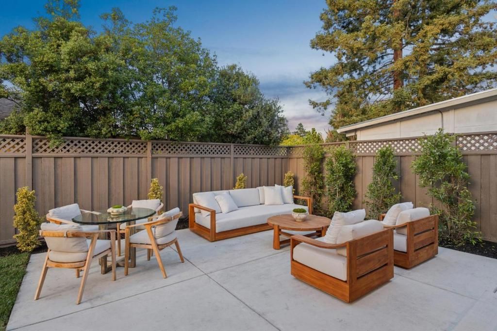 Image 54 of property listing at 401 Grand Street, Redwood City, CA 94062