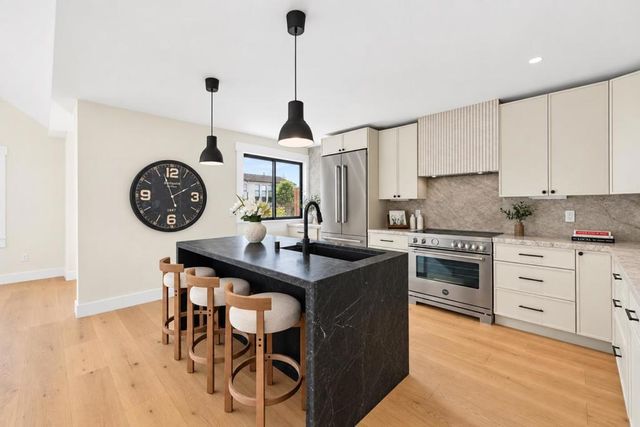 1324 Cortez Avenue, Burlingame, CA 94010