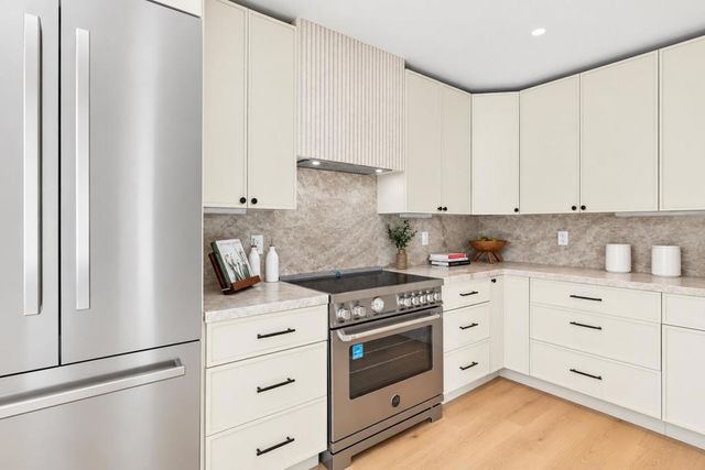 1324 Cortez Avenue, Burlingame, CA 94010