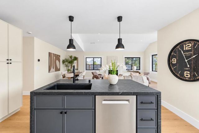 1324 Cortez Avenue, Burlingame, CA 94010