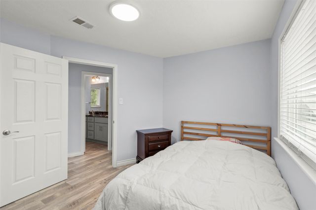 15119 Plaza Libre Drive, Houston, TX 77083