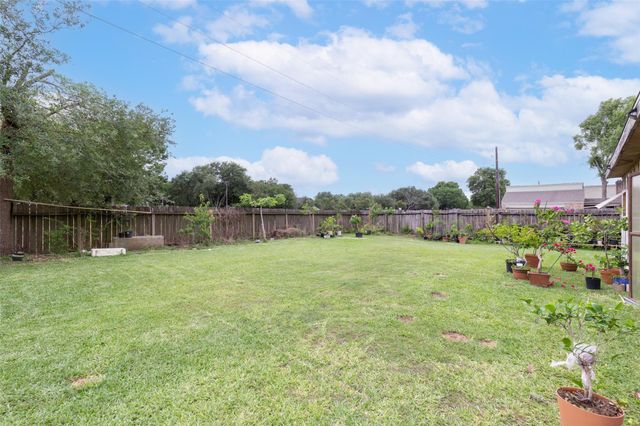 15119 Plaza Libre Drive, Houston, TX 77083