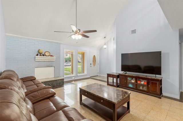 15119 Plaza Libre Drive, Houston, TX 77083