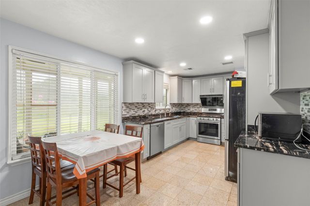 15119 Plaza Libre Drive, Houston, TX 77083