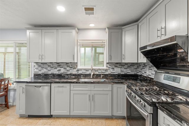 15119 Plaza Libre Drive, Houston, TX 77083