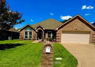 2117 Pinwood Circle, Arlington, TX 76001