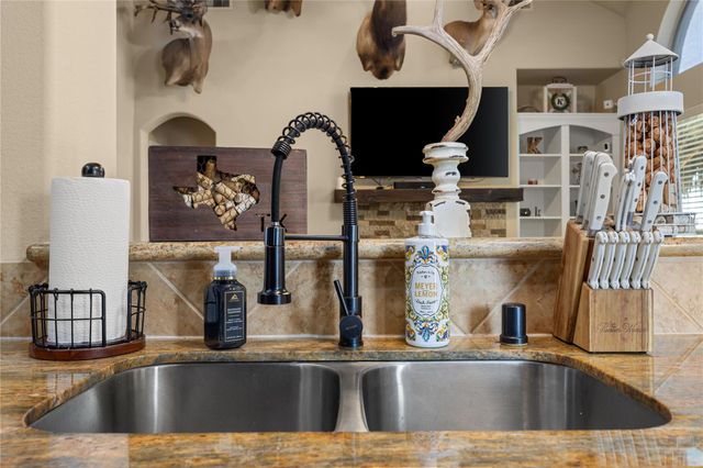 1010 Nantucket Street, Pasadena, TX 77503