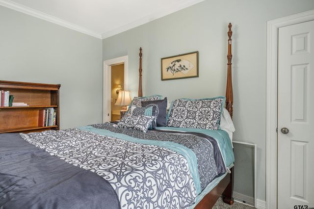 2102 Holly Creek Dr, Tyler, TX 75703