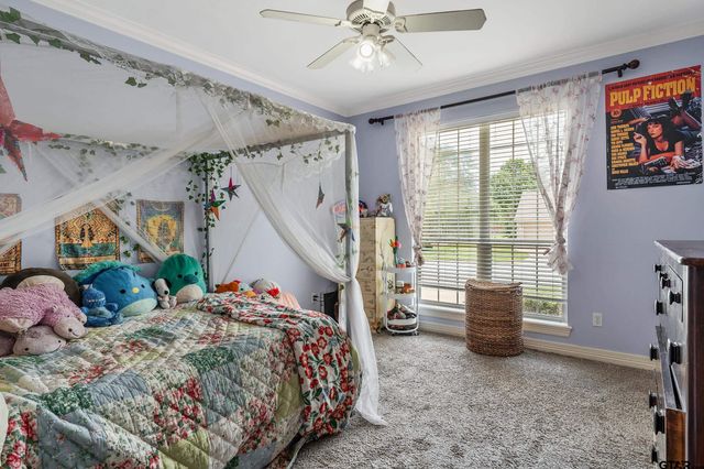 2102 Holly Creek Dr, Tyler, TX 75703