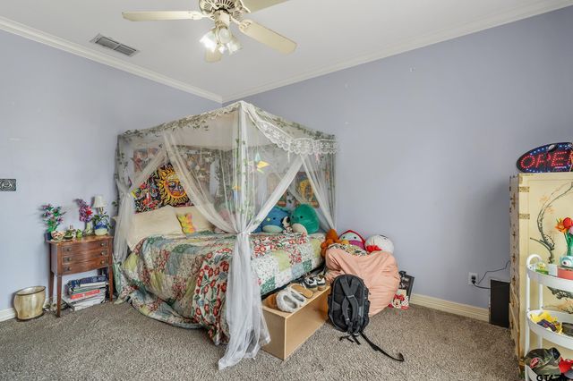 2102 Holly Creek Dr, Tyler, TX 75703