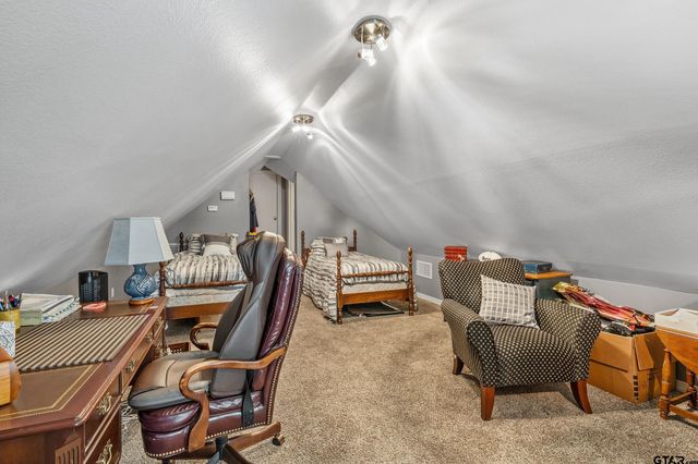 2102 Holly Creek Dr, Tyler, TX 75703
