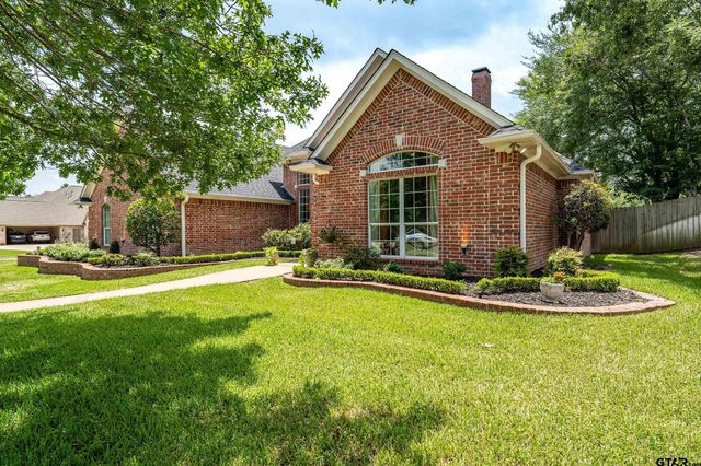 2102 Holly Creek Dr, Tyler, TX 75703