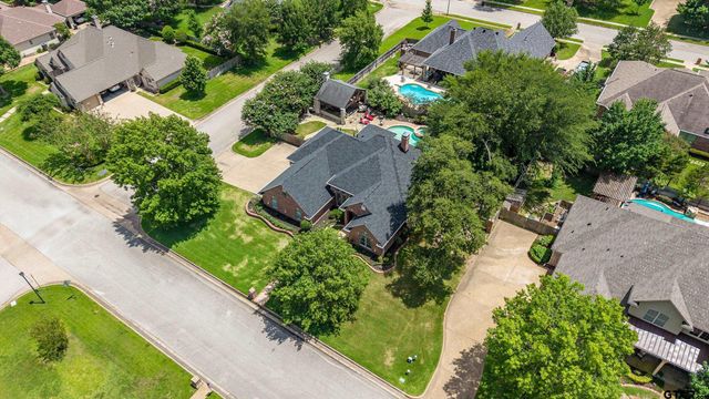 2102 Holly Creek Dr, Tyler, TX 75703