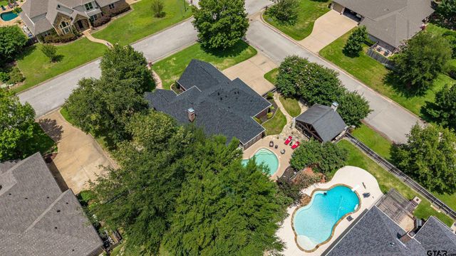 2102 Holly Creek Dr, Tyler, TX 75703