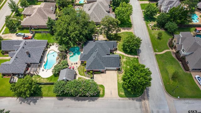 2102 Holly Creek Dr, Tyler, TX 75703