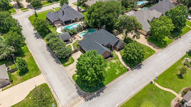 2102 Holly Creek Dr, Tyler, TX 75703