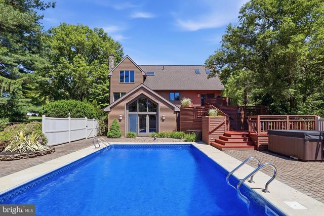 62 WALDEN RD, Lebanon, PA 17042
