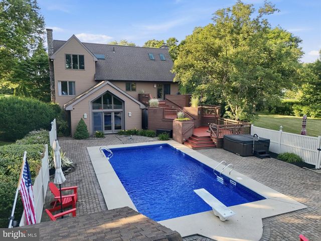 62 WALDEN RD, Lebanon, PA 17042