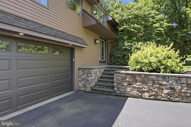 62 WALDEN RD, Lebanon, PA 17042