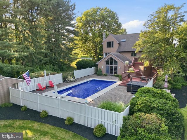 62 WALDEN RD, Lebanon, PA 17042