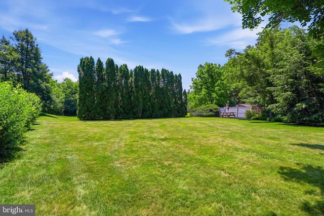 62 WALDEN RD, Lebanon, PA 17042