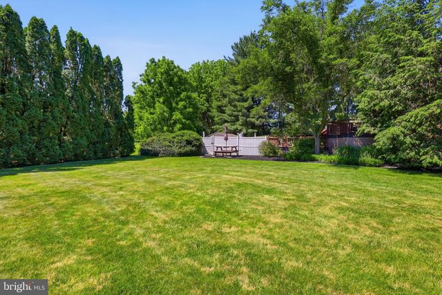 62 WALDEN RD, Lebanon, PA 17042