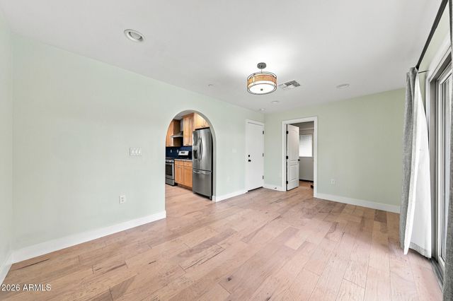 6826 E EDGEMONT Avenue, Scottsdale, AZ 85257
