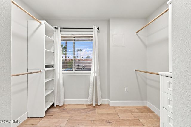 6826 E EDGEMONT Avenue, Scottsdale, AZ 85257