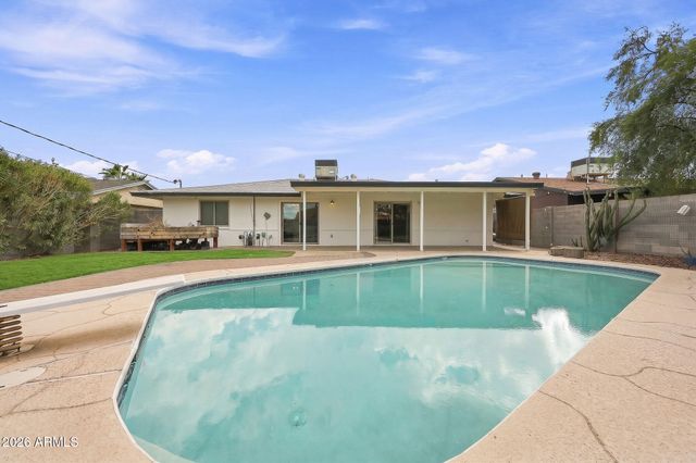 6826 E EDGEMONT Avenue, Scottsdale, AZ 85257