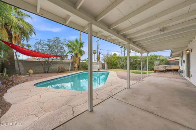 6826 E EDGEMONT Avenue, Scottsdale, AZ 85257